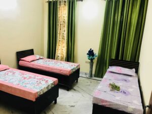 Avika PG Near Galgotias University_Triple Ocupancy